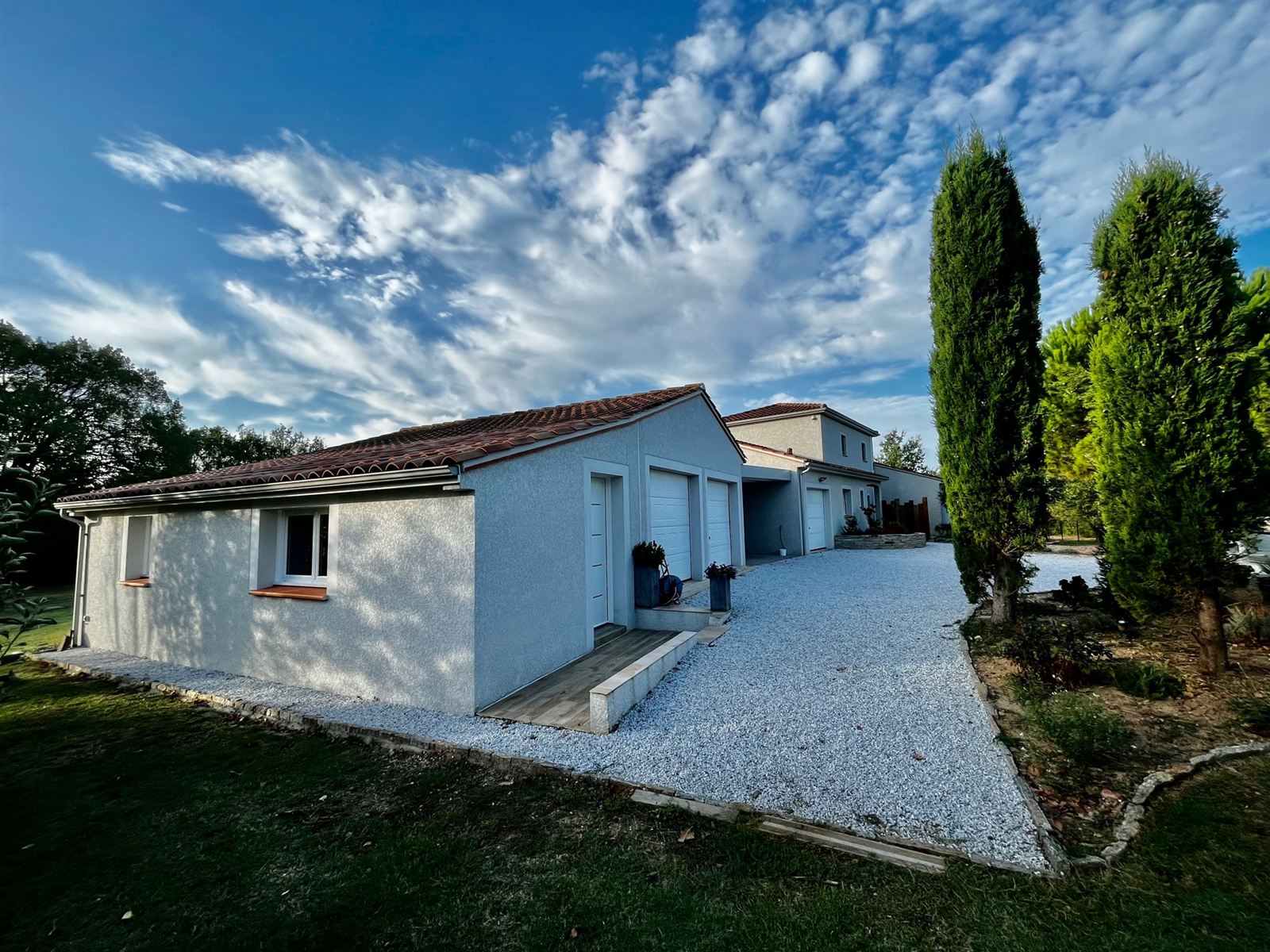 Gästezimmer in Arthès bei Albi, das Haus vom Garten aus gesehen